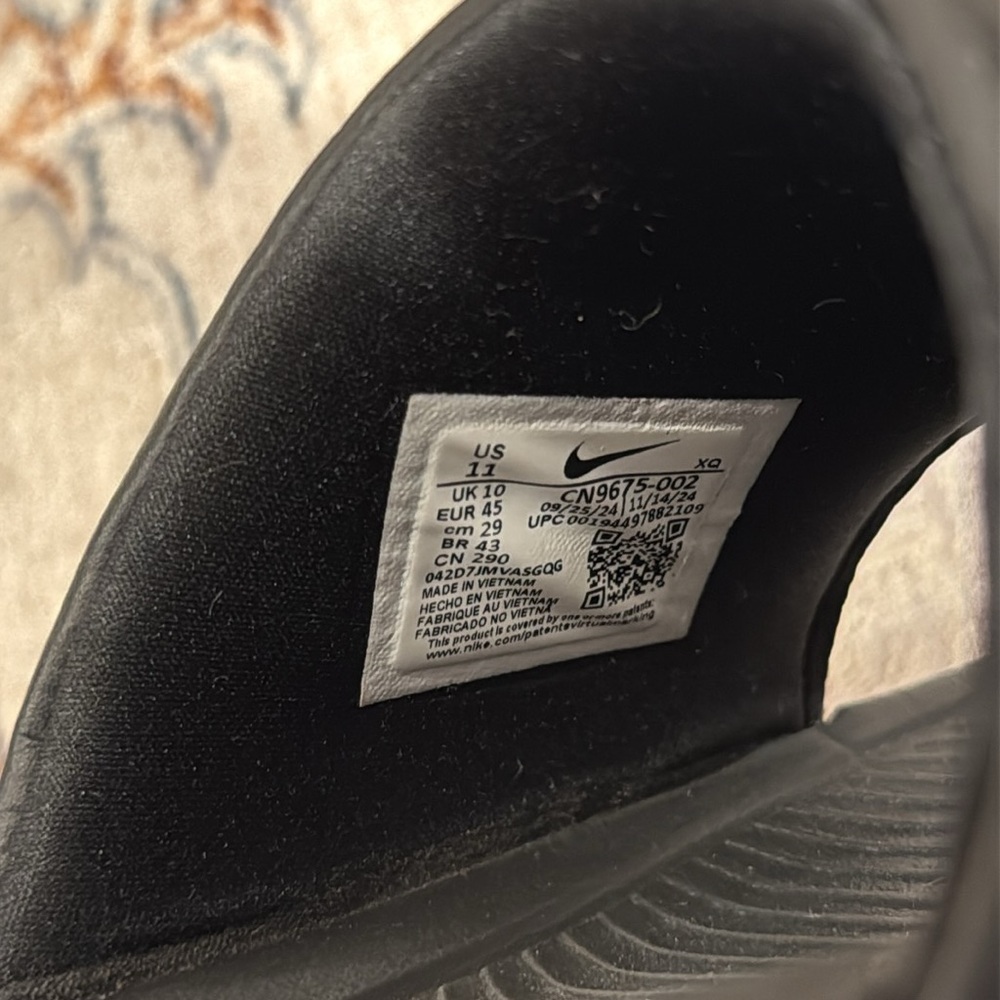 Nike Slides - Picture 3 of 3